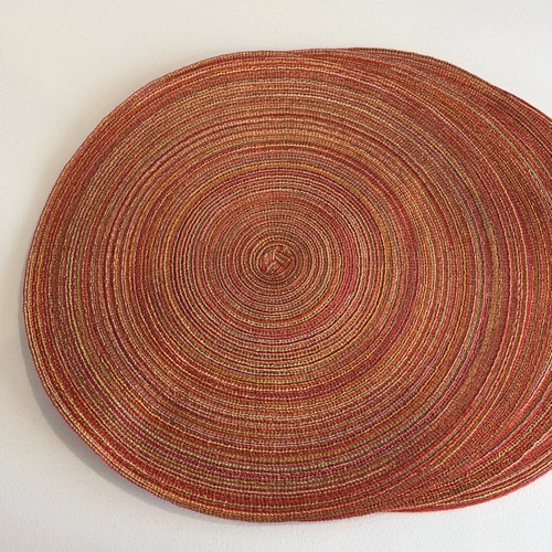Round braided placemats - 6,